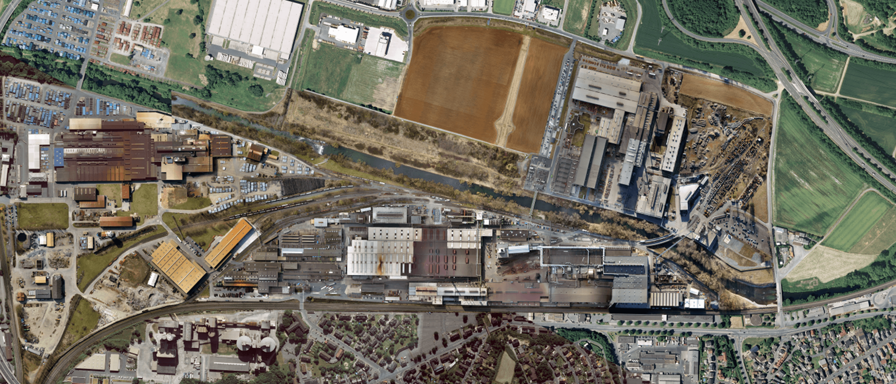 Luftbildaufnahme des Unternehmens und des Produktionsstandorts